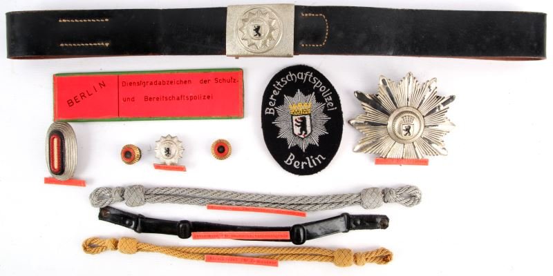 WWI BERLIN POLICE SHAKO PLATE BELT PATCH & BADGE: From the World Police Museum, Milan, Italy and is accompanied with COA, includes plate, belt with buckle, chin straps, and patch along with other Shako parts.
