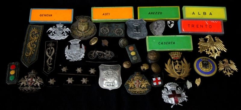 ITALY CITY STATE REGION POLICE BADGES BULLION MORE: Vintage Italian city, state, regional police badge lot. Includes badges, buttons, bullion, sleeve patches and more from 6 different cities/towns in Italy (Arezzo, Asti, Caserta, Alba, Genova, and Tren