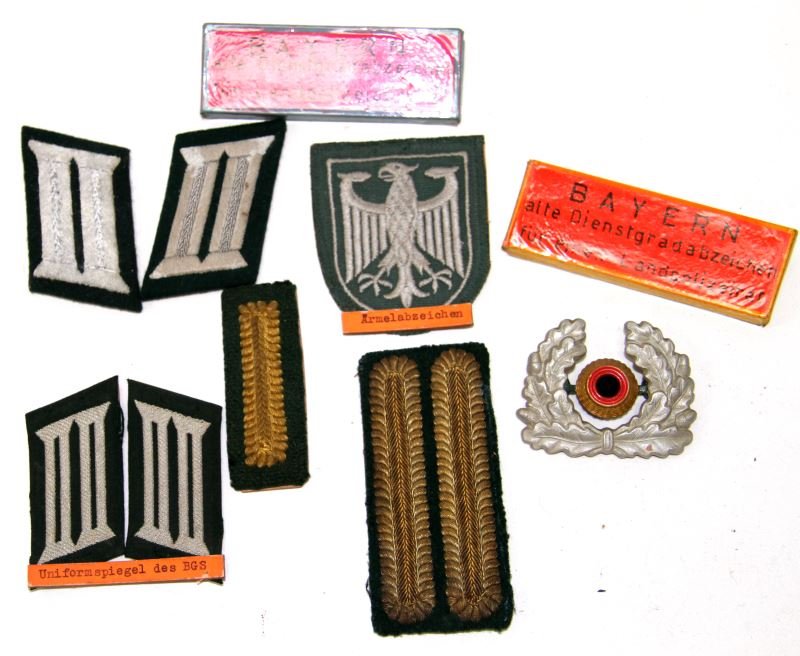 BAYERN GERMANY POLICE INSIGNIA LOT: Mostly collar insignia but a patch and cap badge is also in this grouping, from the World Police Museum, Milan Italy and is accompanied with a COA, backs are affixed with Museum display material.