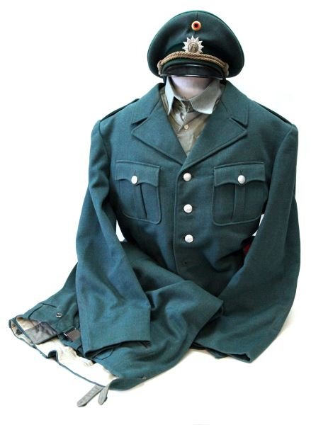 GERMAN WESTFALEN POLICE COMMISAR UNIFORM & VISOR: Full uniform with visor, post war Westfalen higher ranking officer, with visor, trousers, shirt and tunic, very good condition, from The World Police Museum, Milan, Italy and is accompanied with COA.