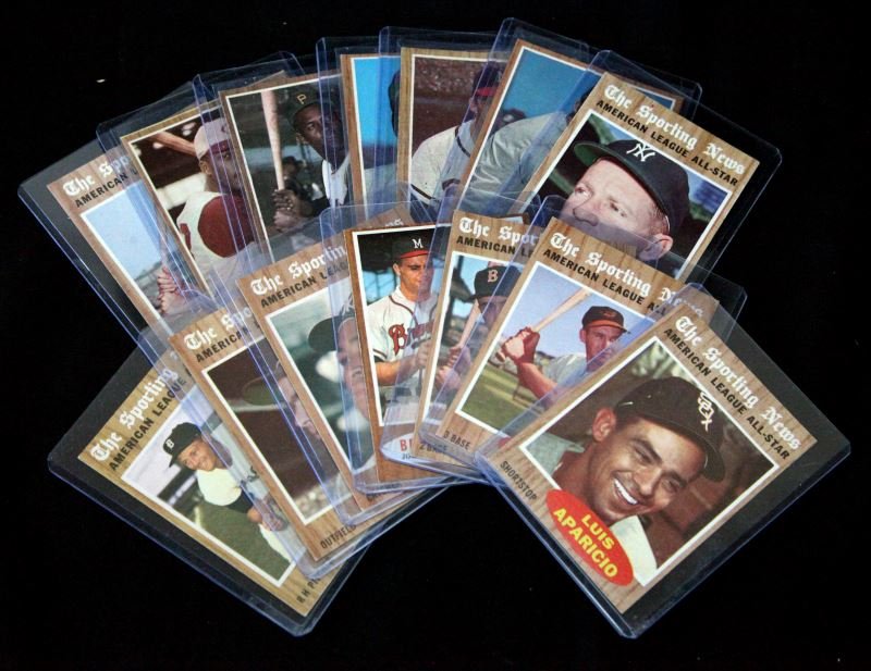 13 GOLD 1960'S MINT TO NEAR MINT BASEBALL CARD LOT: Very nice selection of high grade trading cards, players and card numbers, Whitey Ford 475, Stan Musial 50, Warren Spahn 100, Ernie Banks 25, Bob Clemente 10, Vada Pinson 80, Al Kaline 470, Luis Apari