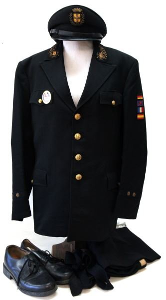 MILAN ITALY VCD POST WAR URBAN POLICE UNIFORM: Trousers and tunic, tunic has badge, bullion collar insignia, multilingual sleeve badge, cap with bullion badge, and shoes, from the World Police Museum, Milan, Italy and is accompanied with COA.