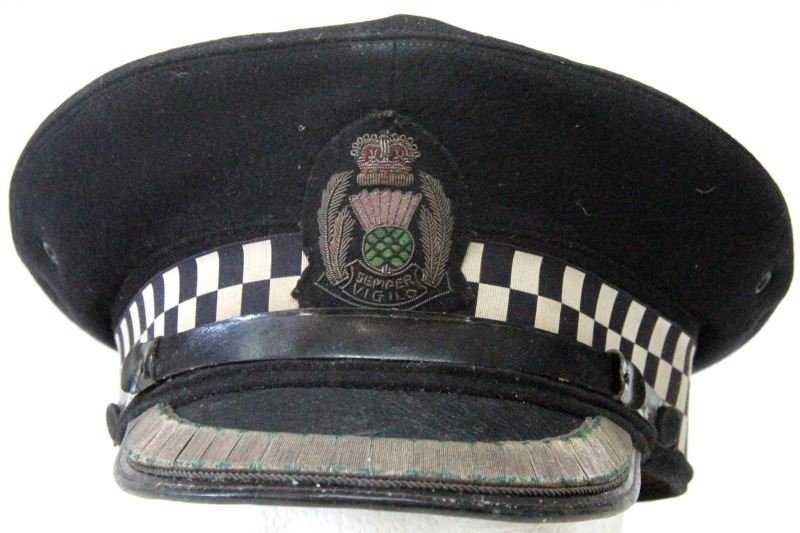SCOTLAND CHIEF INSPECTOR CAP POST 1952: Vintage Scottish Chief Inspector visor cap. That hat has a bullion band around the visor, a bullion Scottish emblem with QEII crown and thistle, and a black and white band that goes around the cap. Th