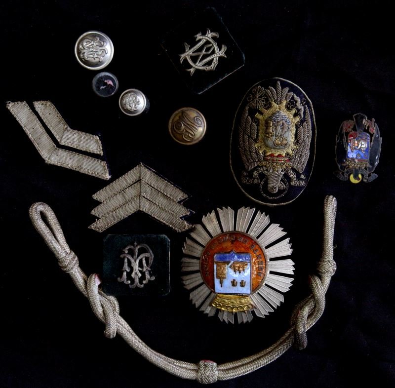ANTIQUE SANTANDER SPAIN POLICE BADGE & INSIGNIA: Early possible pre war bullion badge, and enamel badge with buttons and insignia, from the World Police Museum, Milan , Italy and is accompanied with COA 0