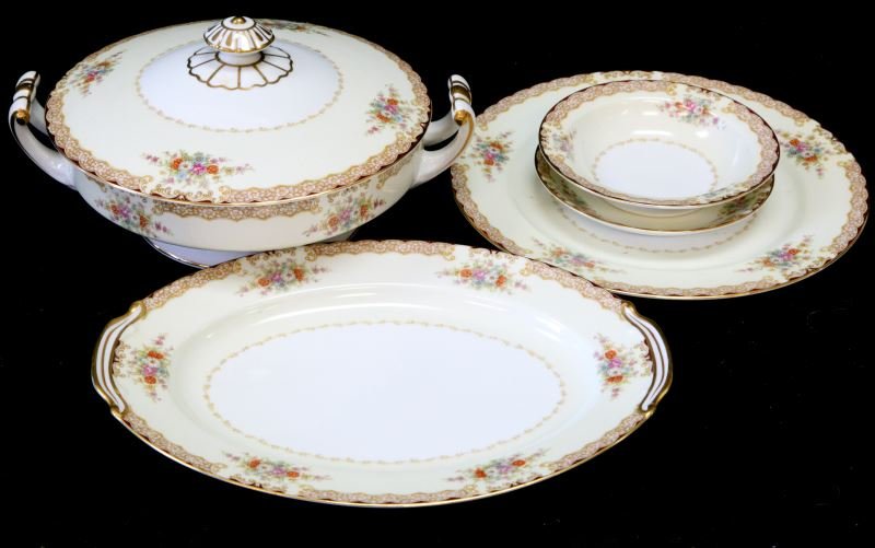 NORITAKE FINE CHINA MADE IN OCCUPIED JAPAN 51 PCS