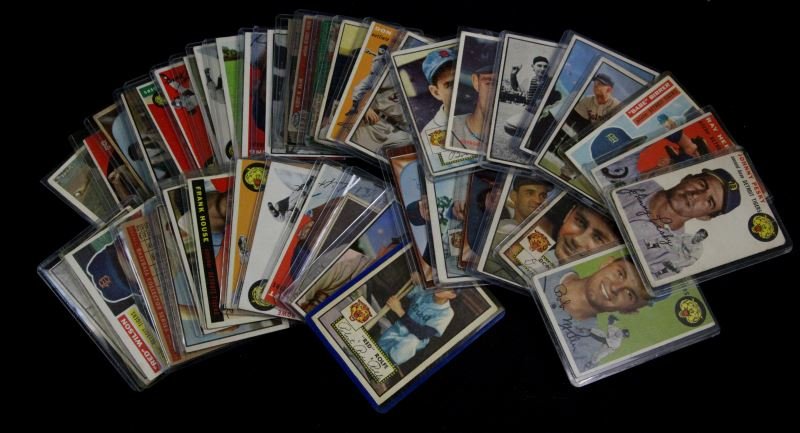 43 GOLD 40'S 50'S DETROIT TIGERS BASEBALL CARD LOT: Nice grouping of all Tigers cards, Gum, Topps and B.G.H.L.I., condition is 2 to 5 with the majority settling around 3, players are, x 2 Souchock, Lund, Mapes, Kaline, Tuttle, x 2 Delsing, Bertoia, Hat