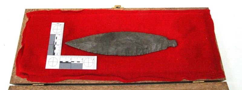 MUSEUM 10 IN. TURKEY TAIL BLADE ARROWHEAD KENTUCKY: Extremely rare large Turkey tail blade, Logan County, Kentucky, 1967. Made of Hornstone. Measures 10.25 by 2.25 inches. From the Appalachian Primitive Museum in Heflin, Alabama. Museum # LCK 25 A2. Co