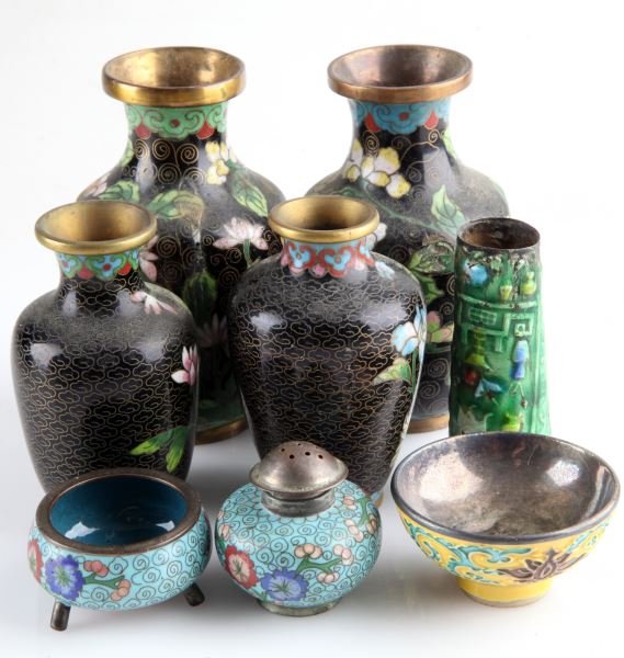 8 VINTAGE CHINESE CLOISONNE MINIATURE LOT: Lot of vintage Chinese cloisonne jars, a cane head, salt cellars, and a pepper shaker. There are four small cloisonne jars, the tallest measuring 4.25 inches and the shortest measuring 3.25 inches. On