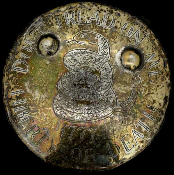 DON'T TREAD ON ME 1777 ROUND GORGET SILVER: "Don't Tread on Me Liberty or Die 1777" round gorget. The item is silver with a brass finish. The roundel also has a rattlesnake engraving at the center. Very good condition.