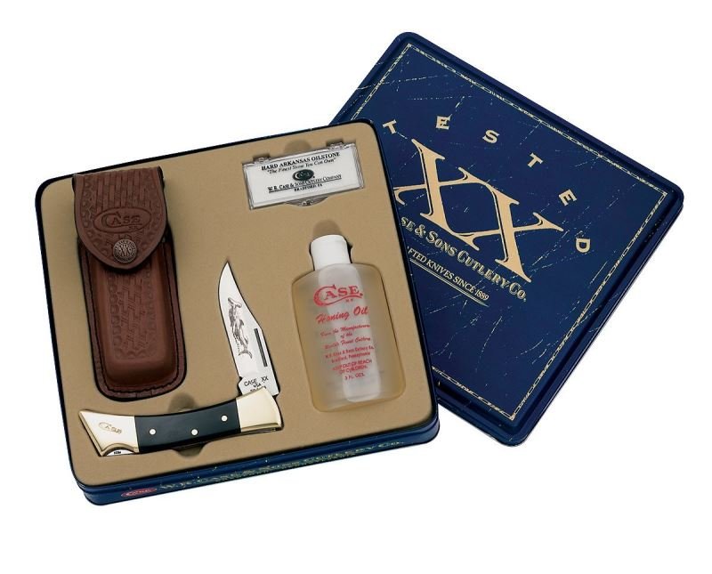 CASE CUTLERY LOCKBACK KNIFE GIFT SET BLACK: Case Cutlery Item No 00182 Lockback Knife with Stainless Steel Blade Gift Set with Honing Oil and Pocket Stone Stainless Steel. New in un-opened box, photos are stock.This lot has a reserve.