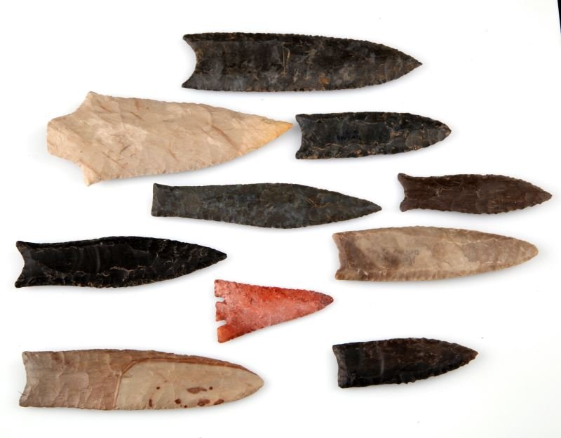 GROUP OF 10 ARROWHEAD POINTS SOUTHEASTERN US (1 of 2)