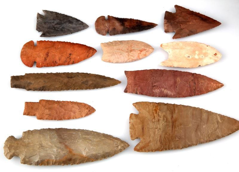 GROUP OF 11 ARROWHEADS POINTS SOUTHEASTERN US (1 of 2)