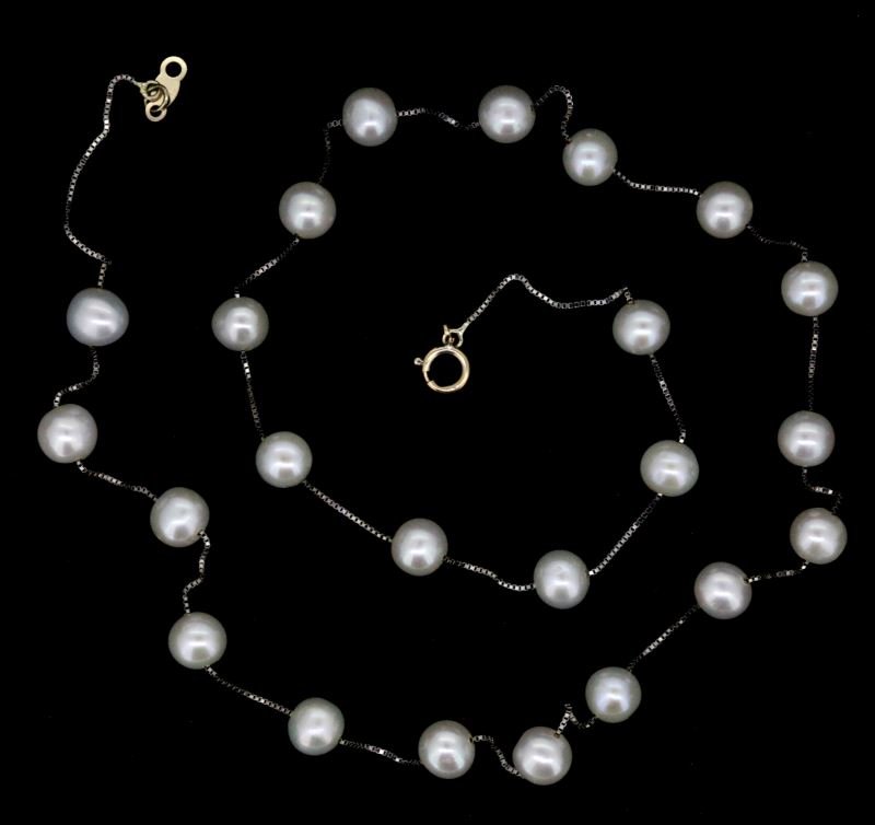 14 KARAT BOXLINK WHITE GOLD NECKLACE W PEALS (1 of 2)