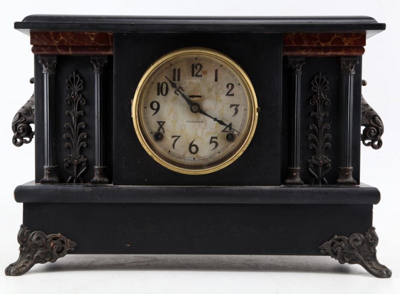 VINTAGE INGRAHAM WOOD MANTLE CLOCK (1 of 2)