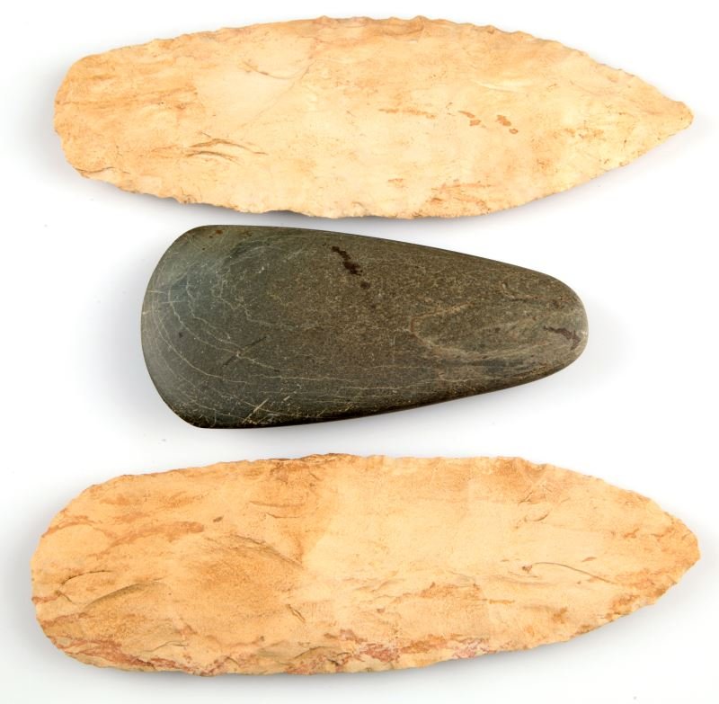 NATIVE AMERICAN STONE TOOLS BLADES WITH GREEN CELT: Native American tools, lot of 3. Includes two large creamy chert blades and one greenstone celt. Good condition. From longtime collector.
