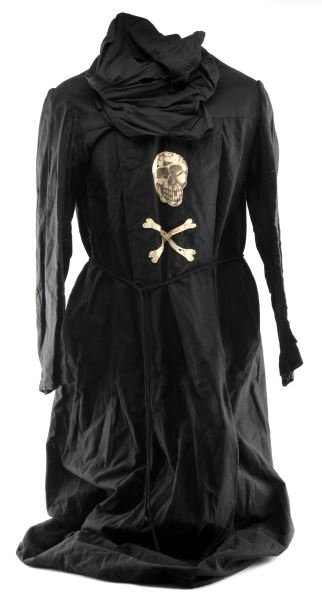 EARLY 1900S KKK NIGHT RIDER SECRET SOCIETY ROBE: Rare turn of the twentieth century Ku Klux Klan Night Rider secret society robe with skull and cross bones, hood, rope belt, and nine matching metal buttons. Overall very good condition.