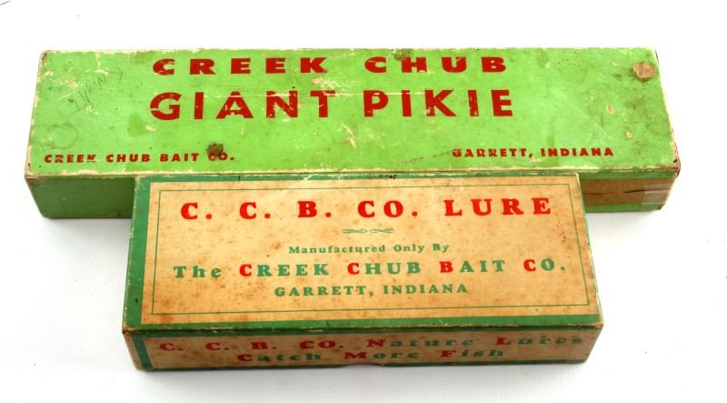 1 CREEK CHUB GIANT LURE & BOX & 1 CCB LURE & BOX: One Creek Chub giant lure and box and one CCB Co. lure and box. Expected signs of age and wear.