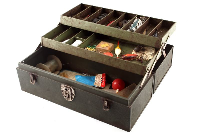 VINTAGE TACKLE BOX WITH 10 LURES & OTHER ITEMS: Vintage tackle box with ten lures and other various fishing items. Includes a sought after Dowagiac lure. Expected signs of age and wear.