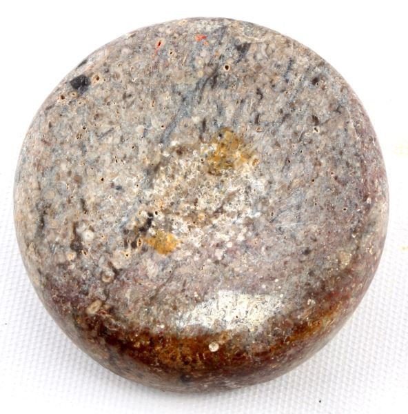 DISCOIDAL TENNESSEE RIVER GRANITE GREY STONE: Cupped or Cahokia style Discoidal made from a grey granite. Written on the stone it reads: "Mound Tenn. River". 3 inch diameter. Very good condition.
