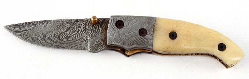CUSTOM KJ DAMASCUS STEEL FOLDING KNIFE HORN HANDLE: Custom made Damascus steel folding knife with polished horn handle. Straight back blade with 4 metal rivet construction, 7 inches long. New condition. Comes with leather sheath. Kevin Johnson, USA.