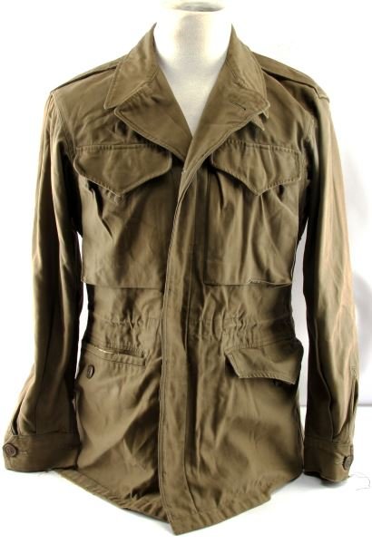 VINTAGE ARMY ISSUE M-1943 WWII ERA FIELD JACKET: Vintage World War II army issue M-1943 insulated field jacket size 34R. Item is in very good condition especially considering age, with no tears, rips or any other detractions visible.
