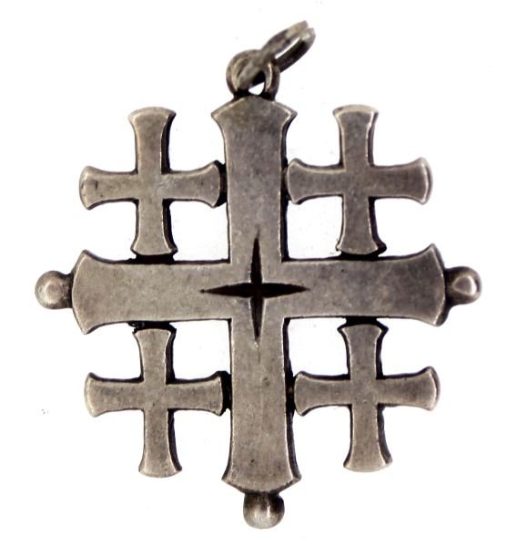 VINTAGE STERLING CROSS PENDANT BY JAMES AVERY: In very good condition, sterling cross, designed by James Avery. 30 x 30mm. Unique design. Chain not included.