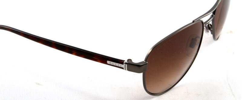 GUCCI GG2236/S SUNGLASSES W CASE & CLEANING CLOTH: Gucci GG2236/S sunglasses W09JD in Aviator style with brown case and cleaning cloth. Sunglasses are in very good condition.