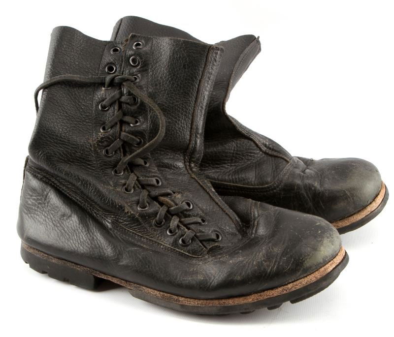 WWII THIRD REICH GERMAN FALLSHIRMJAGER BOOTS: A pair of black paratrooper boots, approximately size 9. Rubber sole with black leather upper with offset laces. In very good condition. Unauthenticated, sold as is.