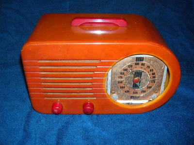 ANTIQUE FADA CATALIN BAKELITE RADIO BULLET MODEL 115