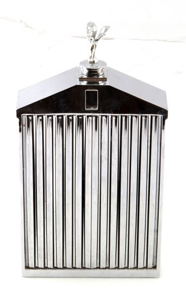 VINTAGE ROLLS ROYCE GRILL LIQUOR DECANTER FLASK: High quality Classic Stable LTD. Worthing, Sussex England, chrome liquor flask, stands 9.5 inches.