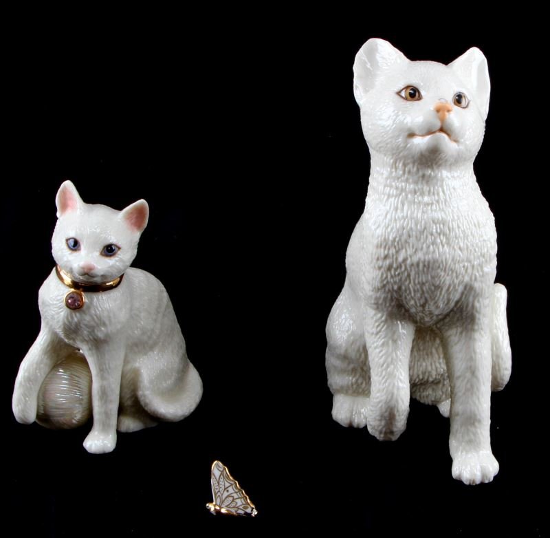 LOT OF TWO LENOX CLASSIC CAT COLLECTION FIGURINES: Two Lenox "Classic Cat Collection" figurines, including "Eye to Eye" and "Cat with Ball". The items are in very good condition, however the butterfly has fallen off the "Eye to Eye" figurine. The larg