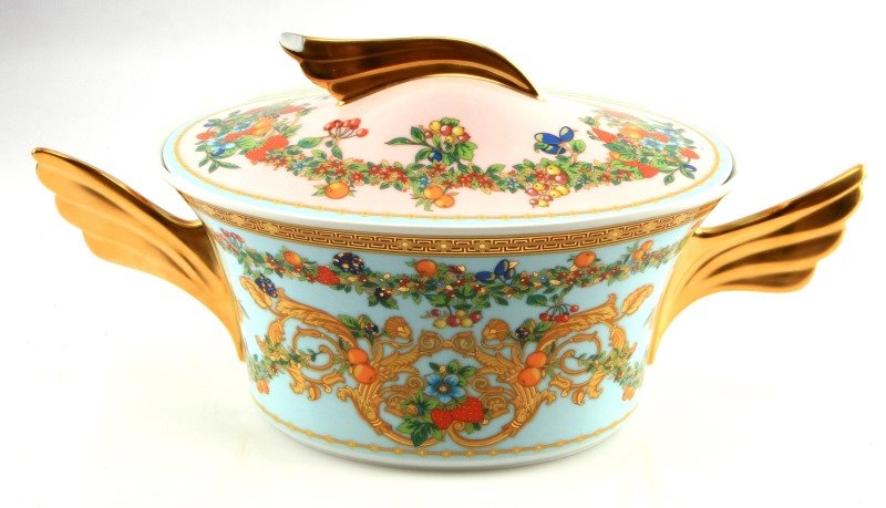 VERSACE LE JARDIN OVAL LIDDED VEGETABLE DISH W BOX: Versace "Le Jardin" porcelain oval lidded vegetable dish in original box, made by Rosenthal porcelain. 10 inches wide. The bowl is in very good condition, no chips, cracks or crazing. The lid has a ch