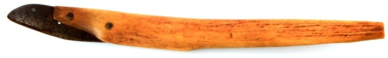 VINTAGE RIB BONE CURVED SCRAPER TOOL: Utility scraper/knife hand tool. Measuring 11 5/16 inches long, curved rib bone, with rusted steel curved blade attached with rivets