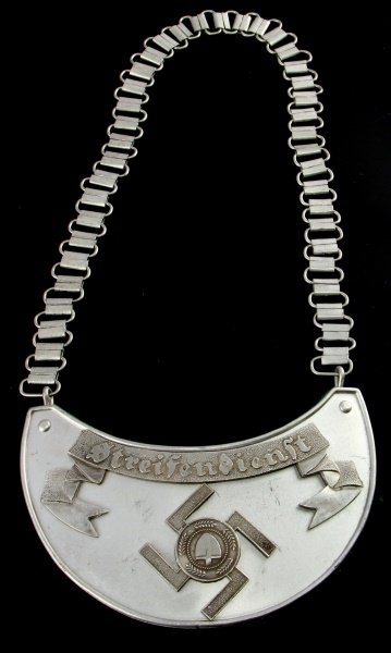 WWII GERMAN THIRD REICH RAD STREIFENDIENST GORGET: Superb construction with great attention to detail, complete chain and non fluorescing felt back.This lot has a reserve.