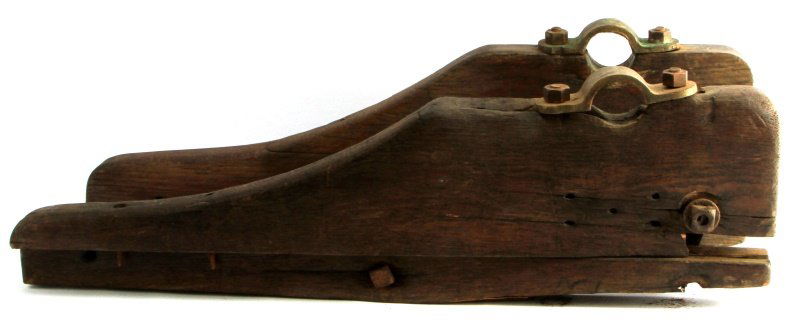 ANTIQUE PRE CIVIL WAR STATIONARY CANNON CARRIAGE: There does not appear to be any axle well thus believed stationary perhaps gun boat. Measures 28 X 9 inches. Copper cap squares. Good serviceable condition with some restoration.