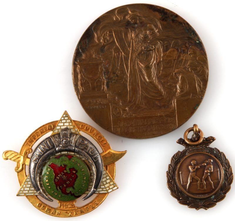 1908 MASONIC BOXING & DANNUZIO MEDAL LOT OF 3: 1908 Osman Temple Masonic shrine , St. Paul Minnesota, maker marked gol fill, silver and enamel, Victorian bronze boxing medal, and a Bronze Italian Fra. luna bronze medal.