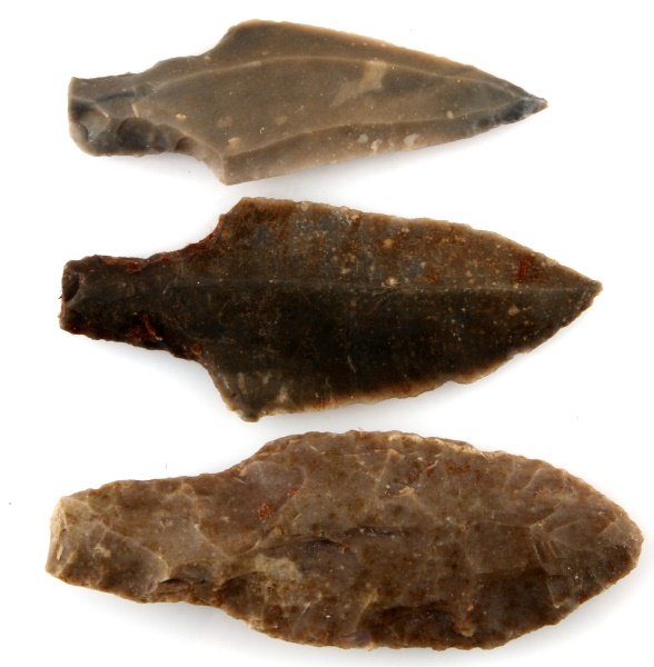 PRE COLUMBIAN MAYAN FLINT SPEARPOINT LOT OF 3: Submerged finds Belize, New river recovered prior to 1950, from Louisiana deceased Merchant Marine collection, average length is four inches more or less. All items are legal to buy/sell under U.S. St