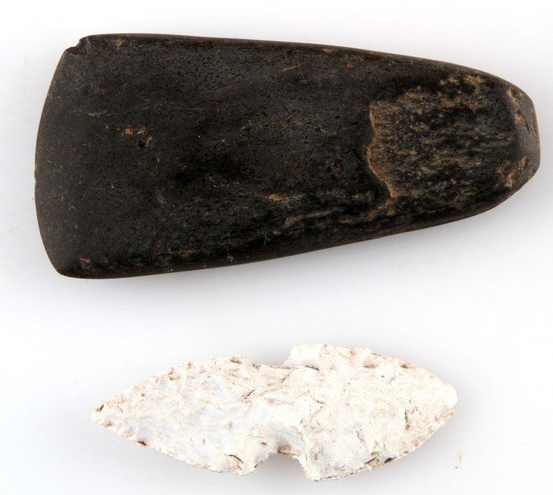 MAYAN BIFACIAL BLADE AND GREENSTONE CELT BELIZE: New River region recovered prior to 1950, 3.25 inch Celt, damage to heel, excellent blade measuring 2.5 inches. All items are as described or your money refunded.