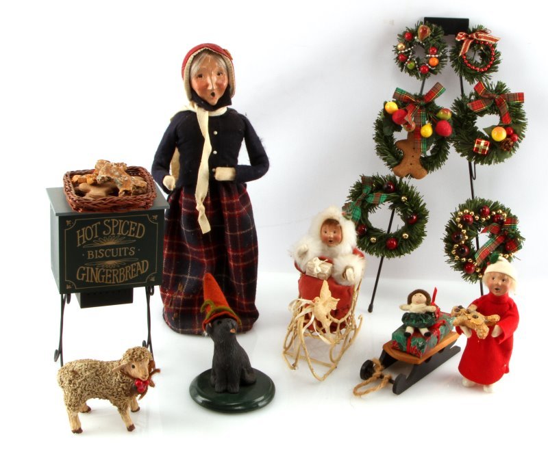 THE CAROLERS DOLL SLEIGH CAT 7 OTHER MISC PARTS: 1994 Lady in plaid w/o something, sleigh with child, cat, Hot Spiced Gingerbread Stand, sheep, sled, wreaths and wreath stand and more.
