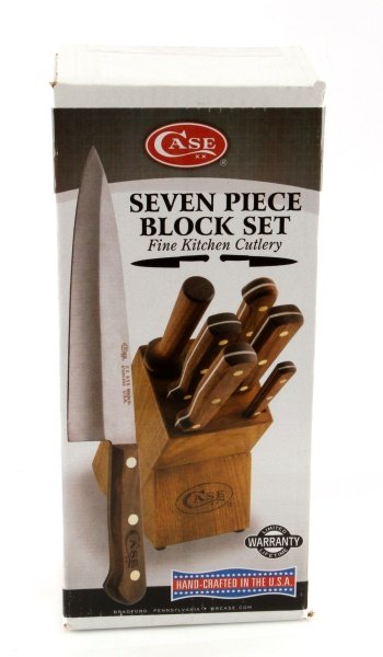 CASE XX SEVEN PIECE BLOCK SET FINE KITCHEN CUTLERY: One Case Cutlery XX seven piece block set fine kitchen cutlery. Set includes one 8" chefs knife, one 9" slicing knife, one 8" bread knife, one 6" boning knife, one 3" paring knife, one 10" sharpening