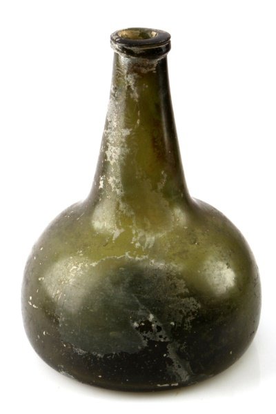 FAT GLASS ONION SPANISH MALLET SHIPWRECK BOTTLE: From the shipwreck surnam, or at least that is what a sticker on base of this bottle says, very good condition, measures 7.5 inches.