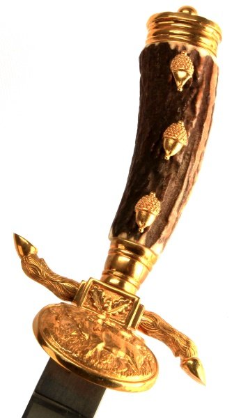 POST WWII (1955) GER. EICKHORN HIRSCHFANGER IN BOX: A circa 1955 Hirschfanger made by Eickhorn, Solingen. Fitted with stag horn grips with three acorn pips and an etched blade. Includes original box and packaging and is in new old stock condition.This 