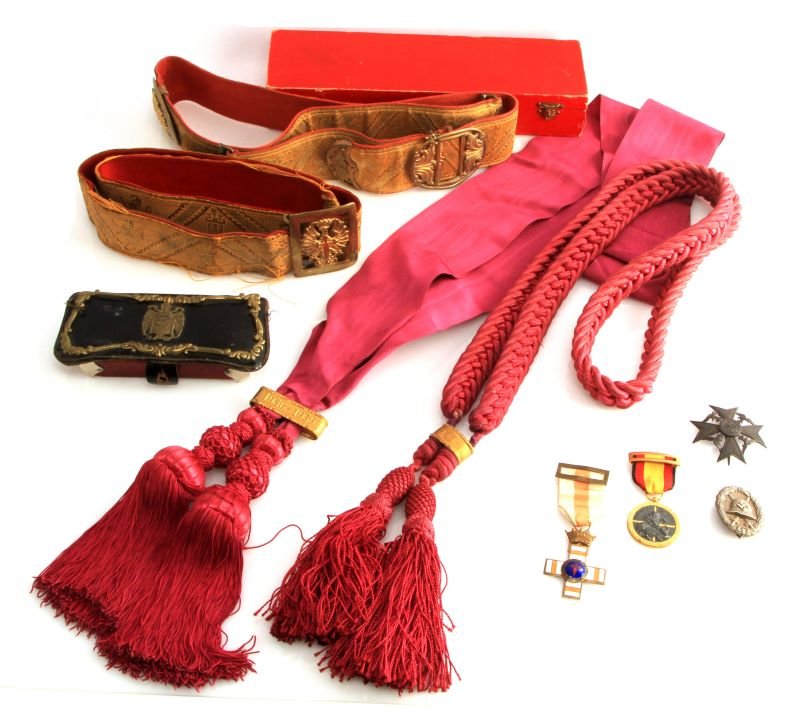WWII CONDOR LEGION LOT BADGES SASH BELT CASE: Lot of Spanish Civil war era Condor Legion items. The red box includes: a Condor Legion wound badge with hollow back and no maker's mark, a Spanish Cross marked "CEJ" , a Spanish Civil War medal with