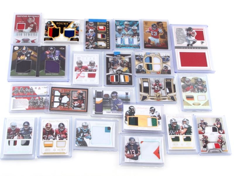 22 CARD LOT NFL PRO FOOTBALL: All in very good condition. Each is in individual protective plastic sleeve. Players included are. Kevin White,Ty Montgomery,Duke Johnson, Joe Montana, Tom Savage, Jimmy Garoppolo, AJ McCarrn, Arron M