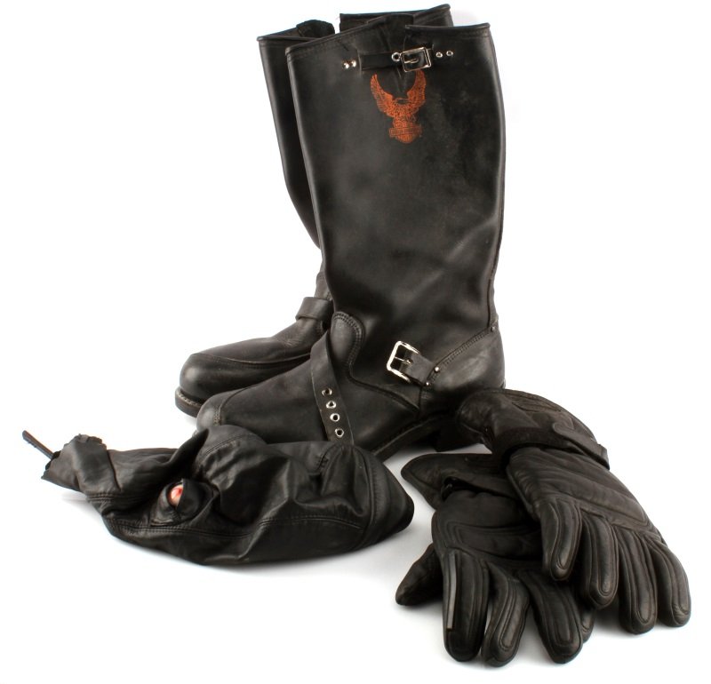 3 PIECE LOT OF HARLEY DAVIDSON MOTORCYCLE GEAR: 1st piece is a leather skull cap with a plastic eye looking behind. 2nd is a thermolite XL pair of riding gloves. The body is genuine leather kevlar. Lining is 100% polyester. 3rd is a size 11 narrow