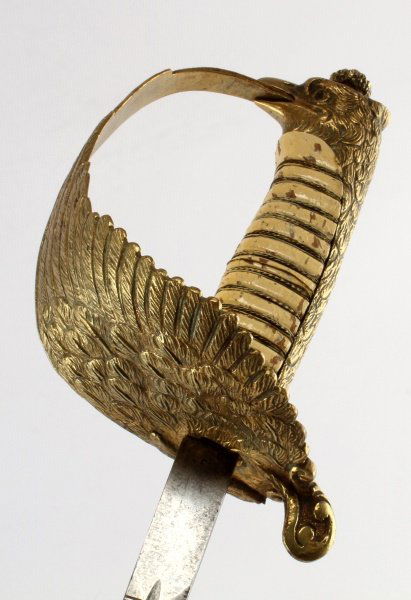 WWII ITALIAN ETCHED AIR FORCE OFFICER SWORD: Repainted grip, full wire wrap, crossed cannon etched blade, without scabbard, very good blade, no makers mark.