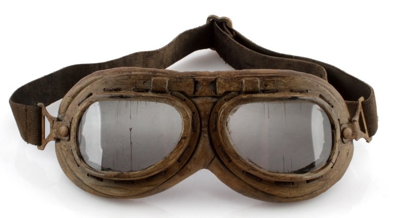 WWII RAF BRITISH FLYER STEAMPUNK GOGGLES: Good condition either camoflauged or painted.