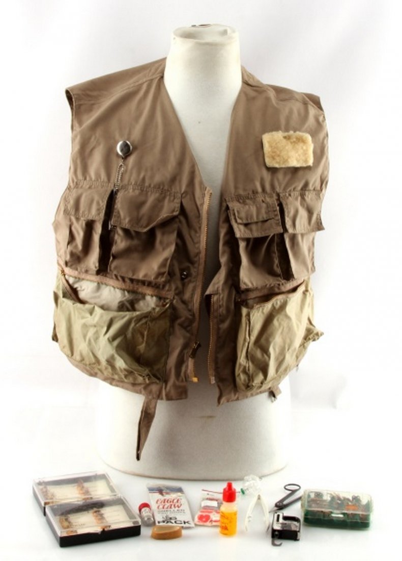 ORVIS TROUT FISHING VEST & 3 BOXES WET & DRY FLY: Large vest with one full Orvis Dry fly selection, full Orvis wet fly selection, and a Courtland box wit a broad selection of flies, plus other fly fishing supplies, vest is slightly used and has some 
