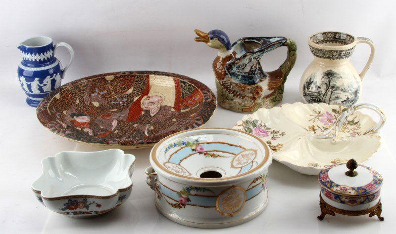 PORCELAIN AND EARTHEN WARES LYNDHURST PLANTATION: A collection of 8 ceramic pieces from the Lyndhurst Plantation, Greenville, Florida. One serving bowl from the "Pak-Hoi" series from J. Bernardaud & Co, Limoges France. Once floral vanity dish and lid