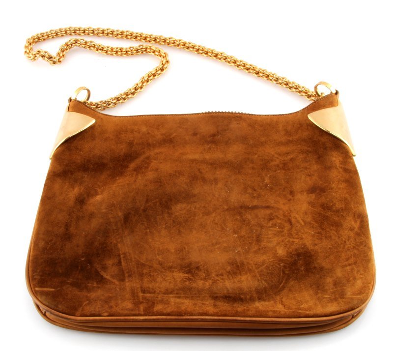 VINTAGE GUCCI BROWN SUEDE SHOULDER BAG: Vintage gucci brown suede shoulder bag with gold gain strap, serial # 36283. Bag drop is 15", length 12.5" and height 9". Interior lining is beige leather with 1 pocket. Bag is pre-owned but still wea